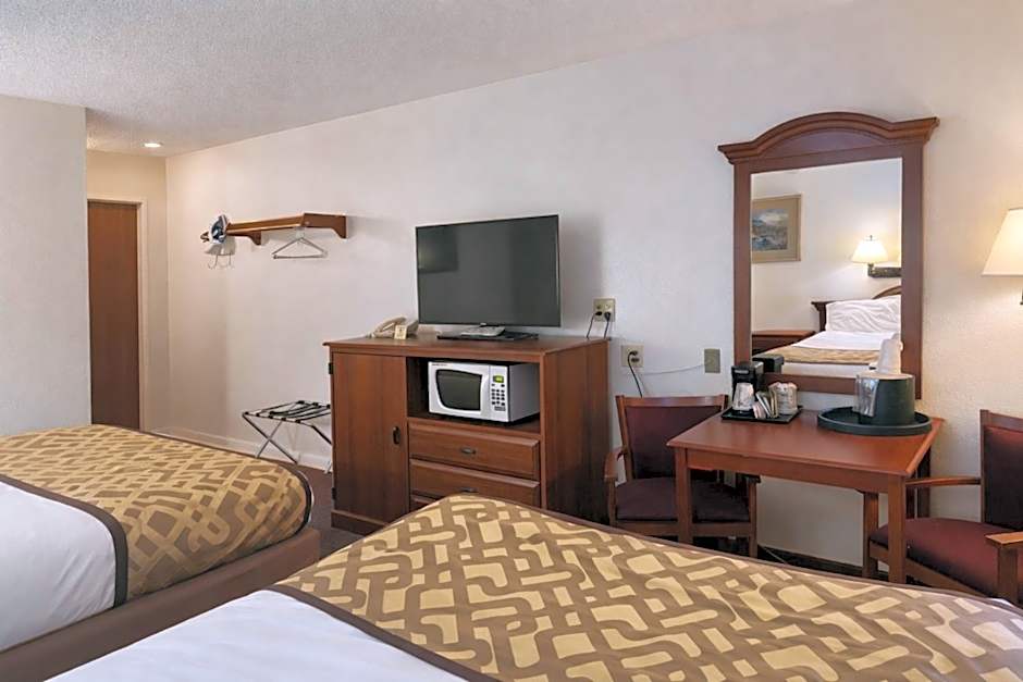 Lone Tree Inn