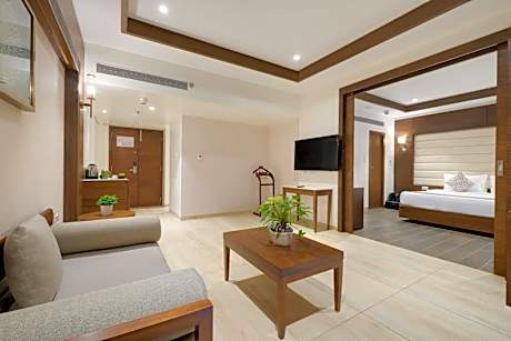 Fern Club Suite, with Bathtub, Balcony and City View