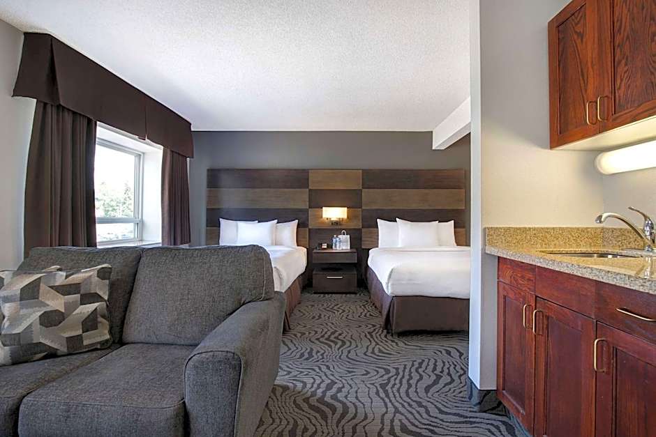Photo 1 of 5 of Deluxe 2 Queen Beds