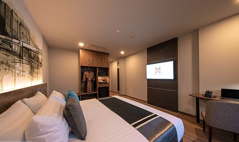 Photo 1 of 1 of Petite Suite