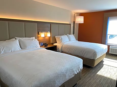 Standard Queen Room with Two Queen Beds