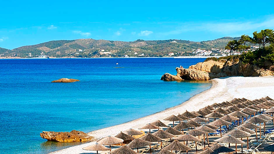 Alexandra Elegance Bridging Generations