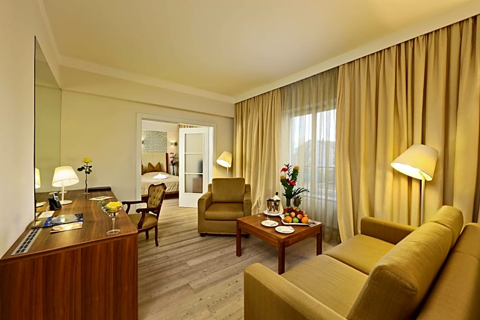 Hotel Schloss Weikersdorf