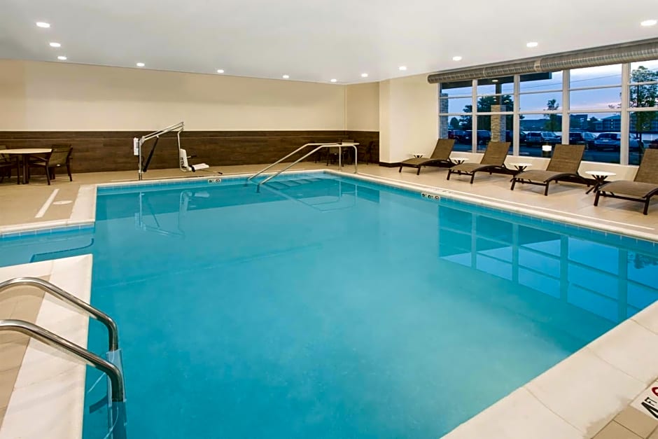 Holiday Inn Express & Suites Sandusky By IHG