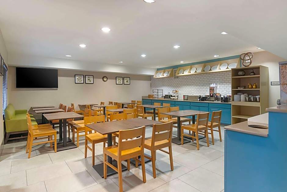 Country Inn & Suites by Radisson, Columbia, MO