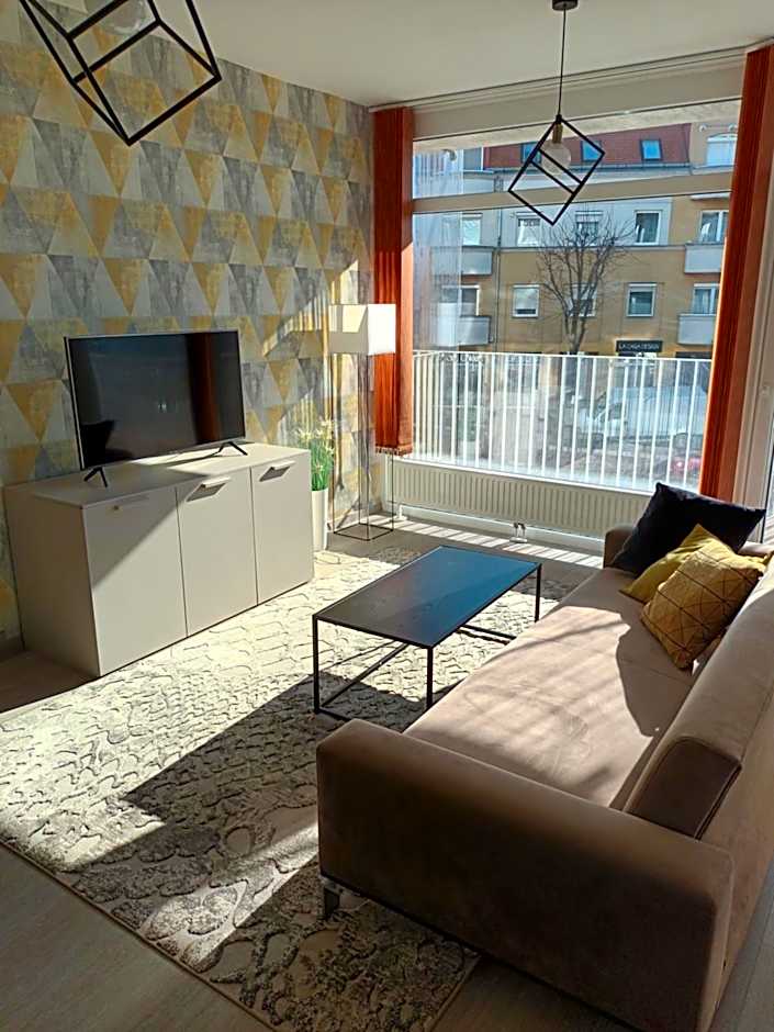 Parizs Garden Apartments