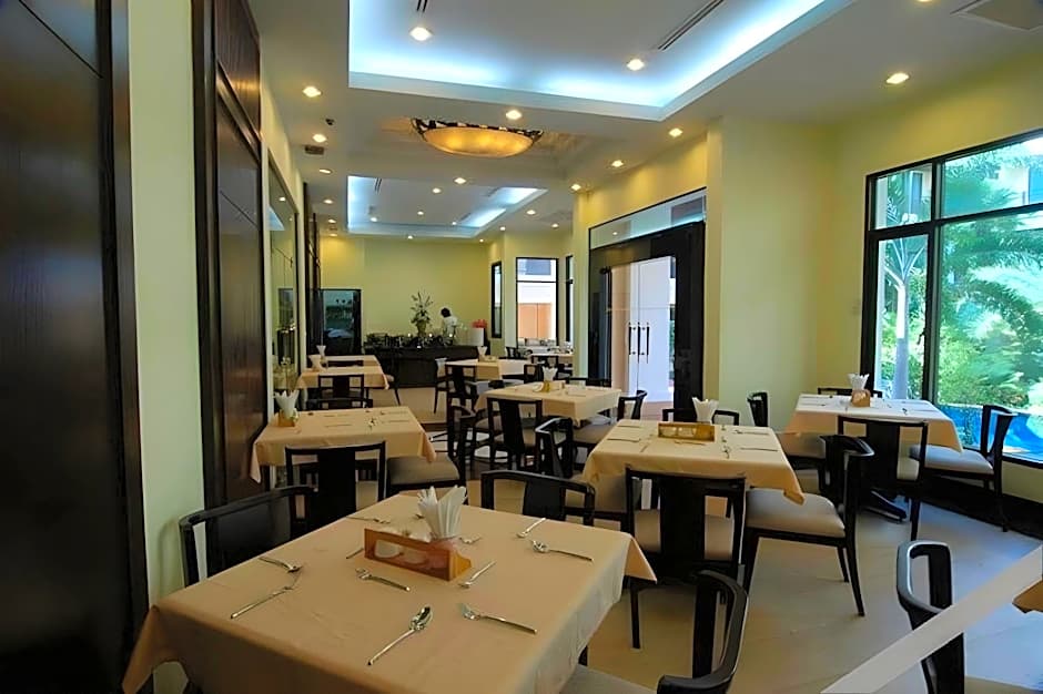 Le Casa Bang Saen Hotel