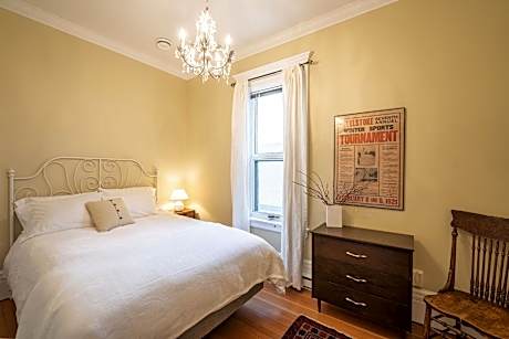 Queen Room with Garden View