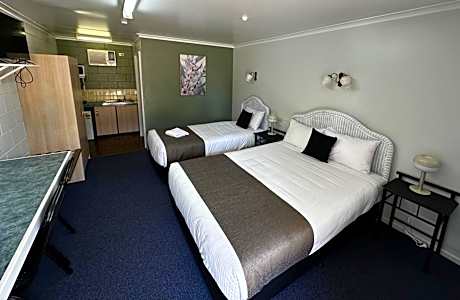 Double or Twin Room with Private Bathroom