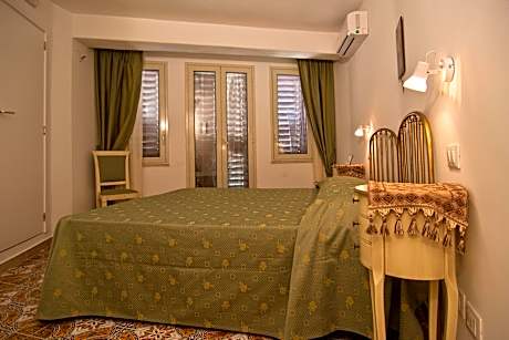 Comfort Double or Twin Room with Sea View