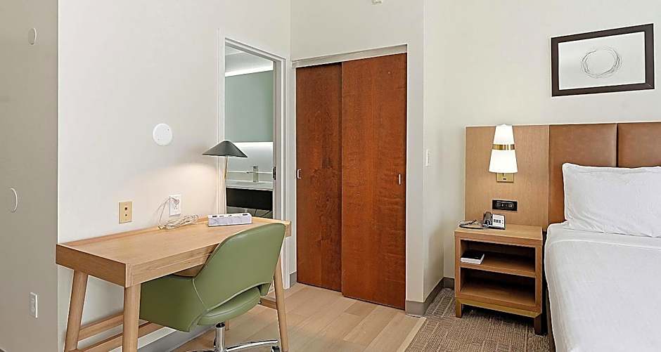 Best Western Plus Hannaford Inn & Suites