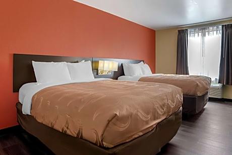 Standard Queen Room - Upper Floor - Non-Smoking