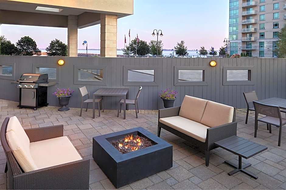 Residence Inn by Marriott Kingston Water's Edge