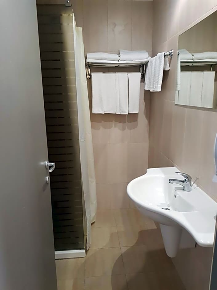 Mariner's Hotel - Self Catering - Adults Only