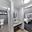 Admiralty Inn & Suites - a Red Collection Hotel
