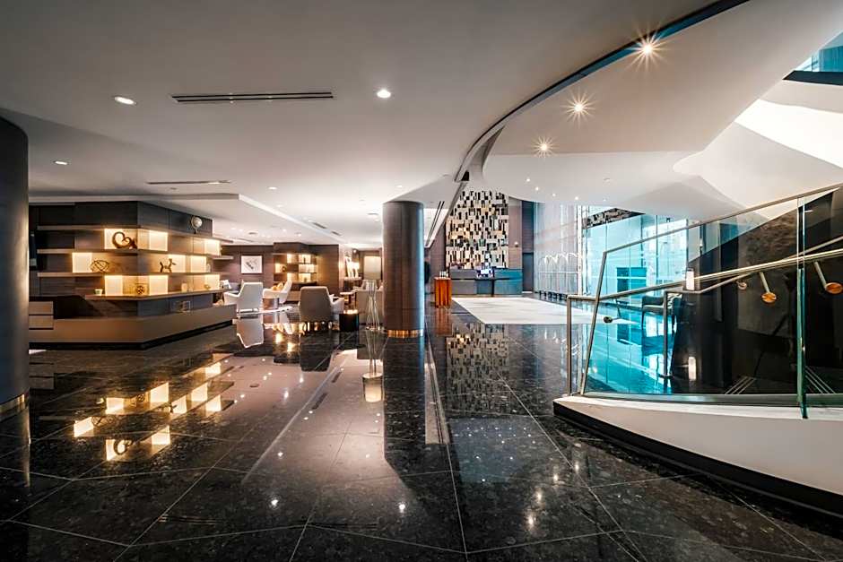 Paradox Hotel Vancouver