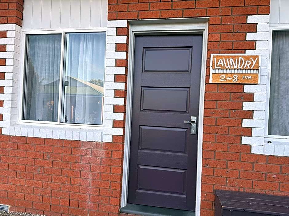 Beachcomber Motel & Apartments