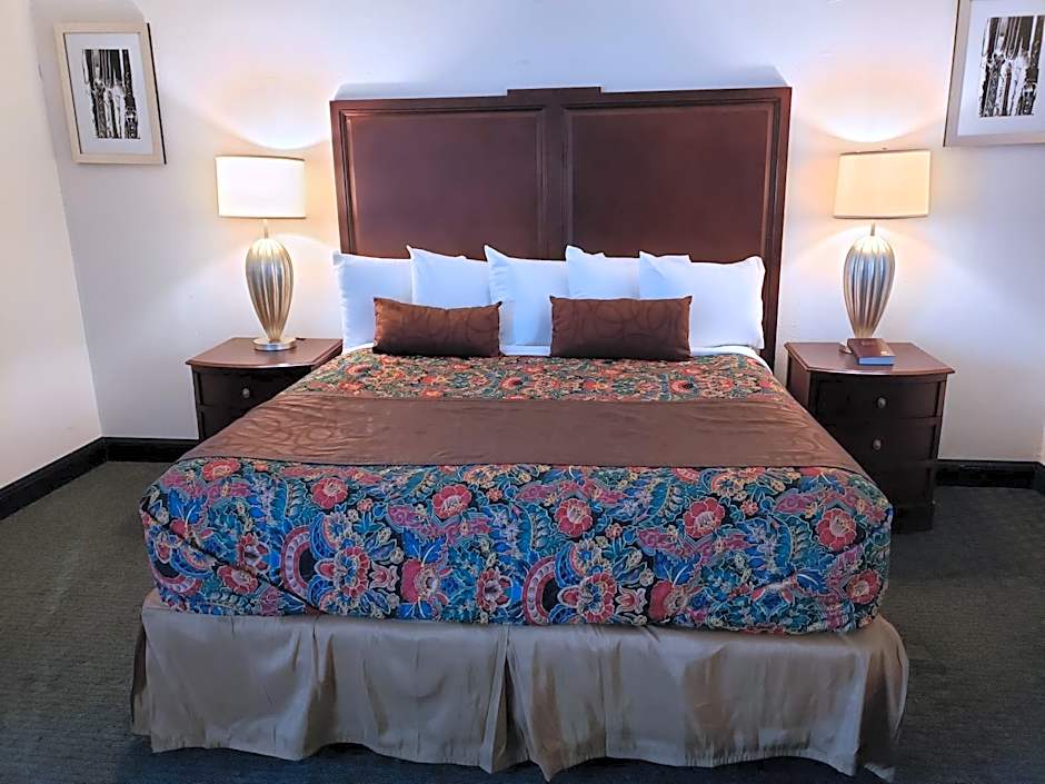 Travelodge by Wyndham Brooklyn Center