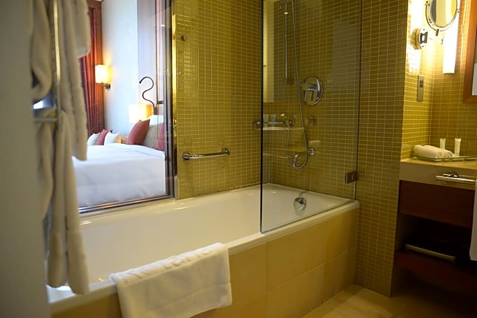 Yas Plaza Marina By Ihg