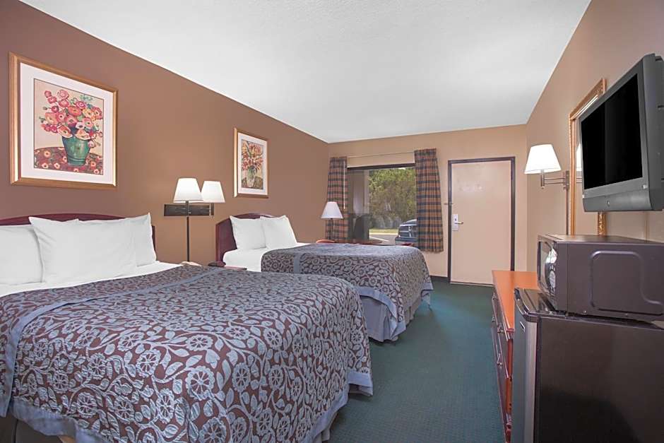 Days Inn by Wyndham Dublin GA