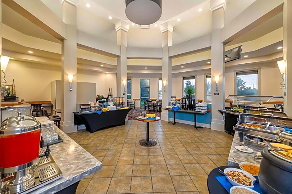 Grand Hotel & Conference Centre Calgary Airport, an Ascend Collection Hotel