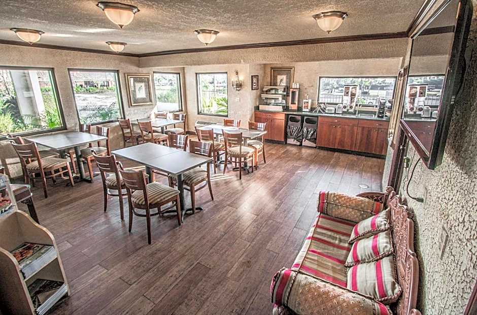 Days Inn by Wyndham Destin