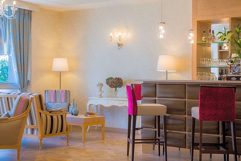 Hôtel Le Rive Droite & SPA