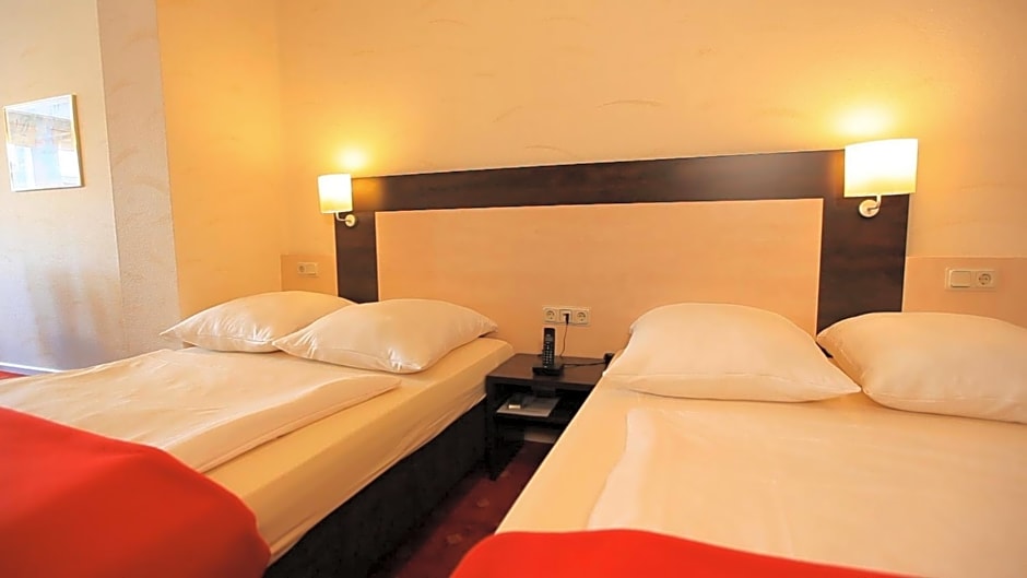 Adesso Hotel Kassel -pay at property on arrival- Ihr Automatenhotel in Kassel