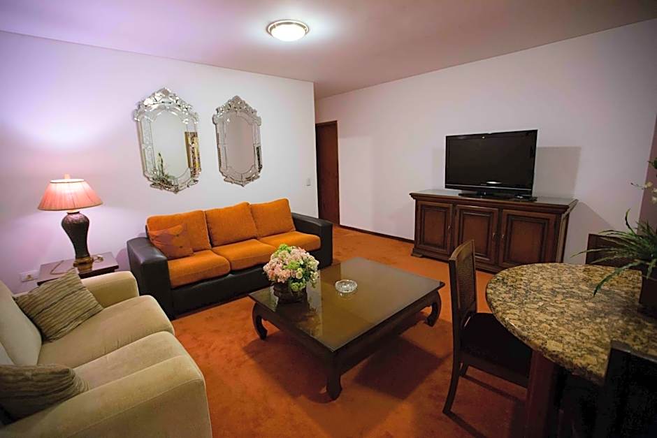 Las Ventanas Suites Hotel