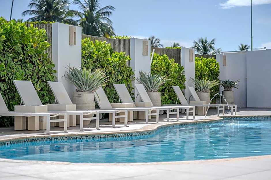 Comfort Inn & Suites Levittown