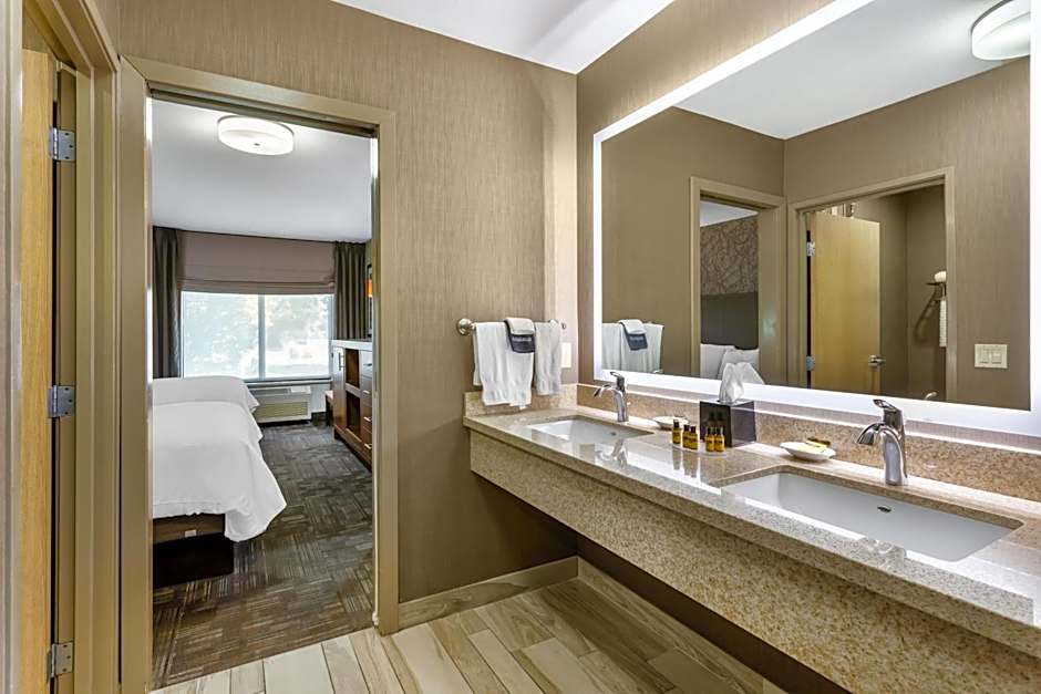 Best Western Plus Cottontree Inn