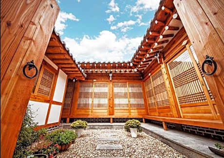 Jeonju Jeongga Hanok Pension