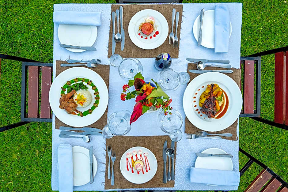 Weru Weru River Lodge