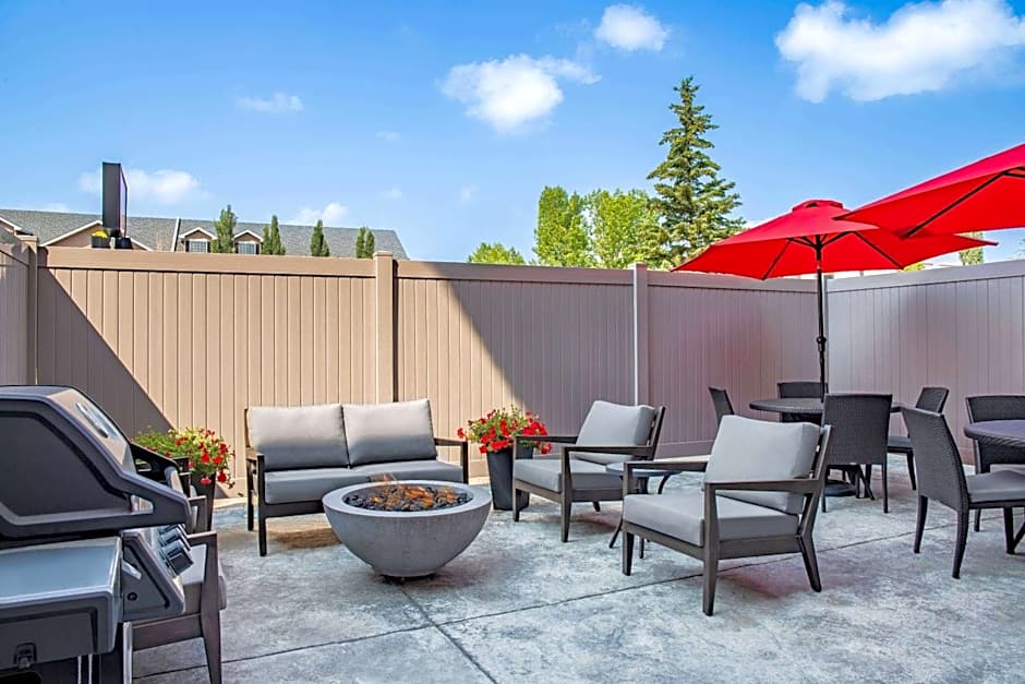 Ramada by Wyndham Cochrane