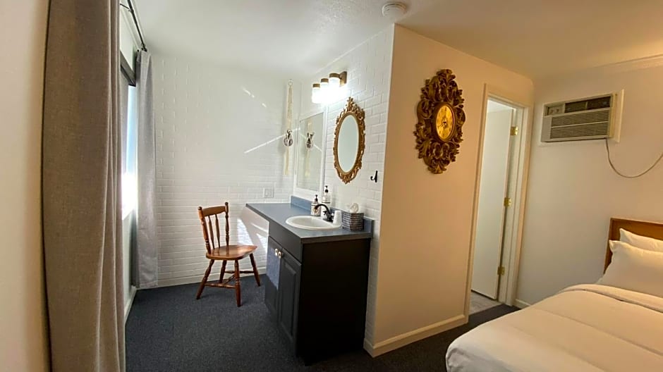 The Aztec Motel & Creative Space