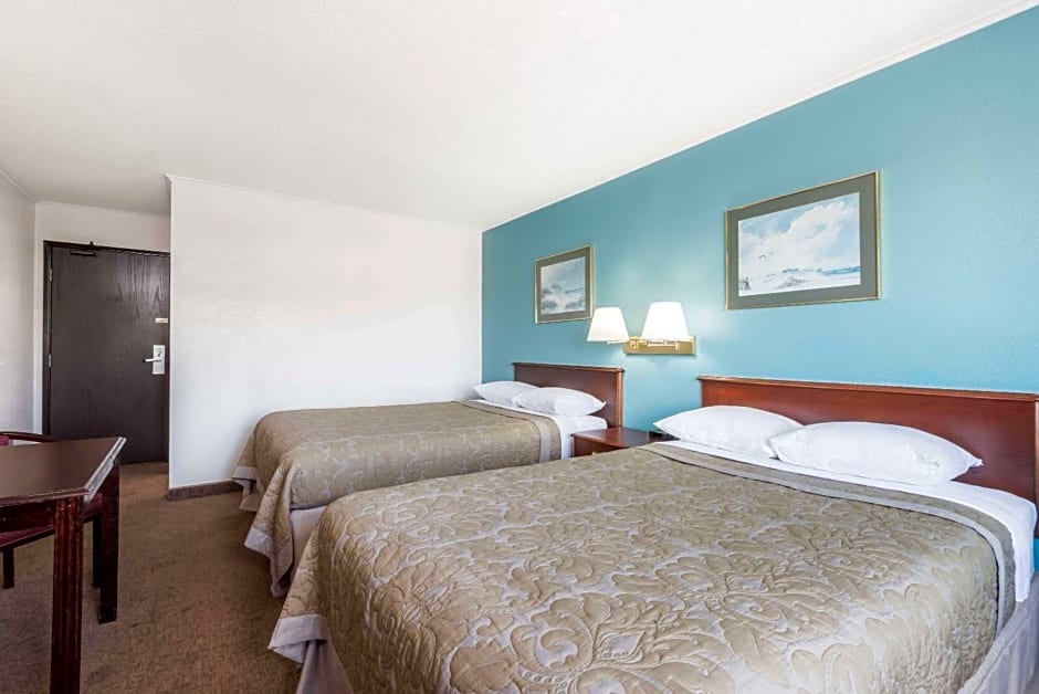 Super 8 by Wyndham Brookville