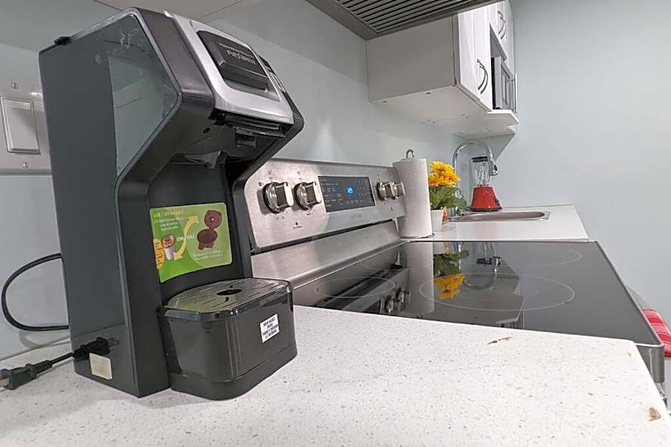 SERENE & MODERN 1BED SUITE + CLOSE TO AIRPORT