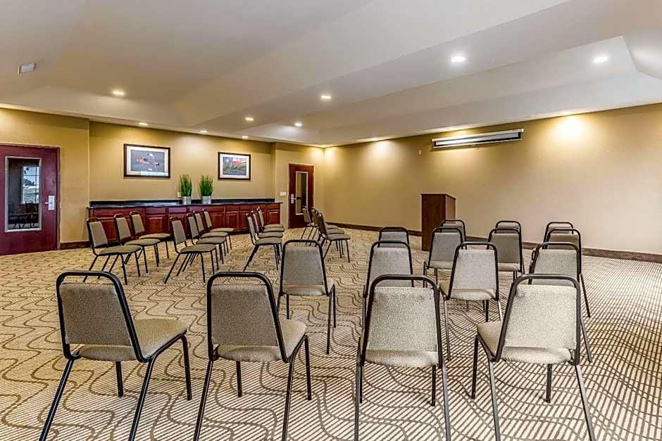 Comfort Suites Galveston Cruise Port Area - Beachside