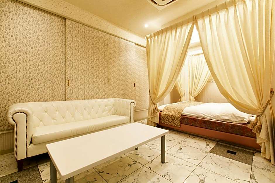Hotel Luna (Adult Only)