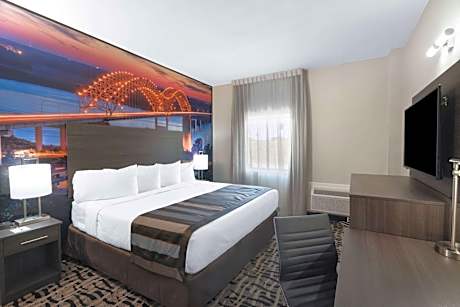 One-Bedroom King Suite with Kitchen - Non-Smoking