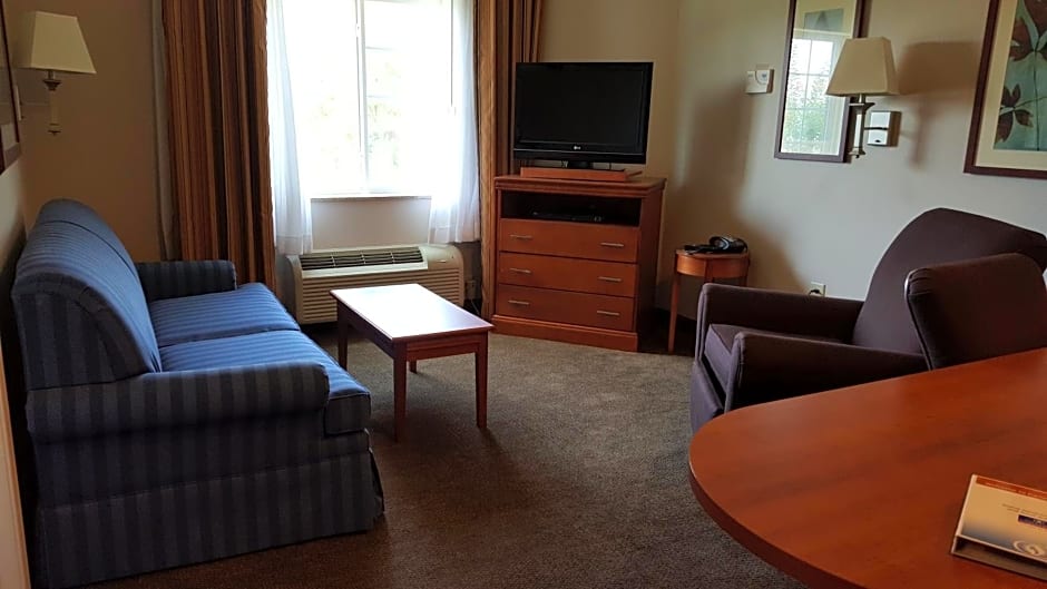 Candlewood Suites Hot Springs, an IHG Hotel