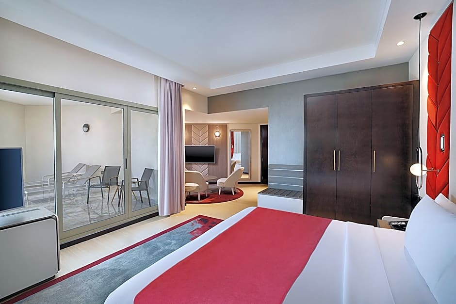 Photo 1 of 4 of Executive Superior, Terrace