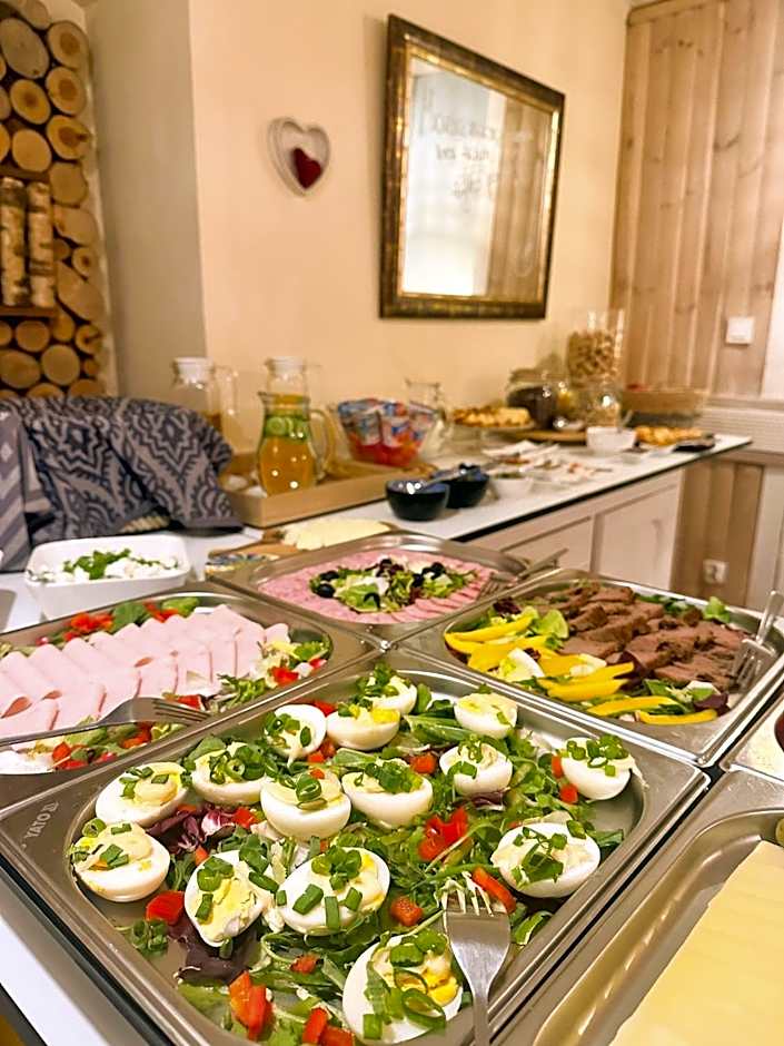 Explorer B&B Old Town Rooms & Apartment #don't be a tourist, be an Explorer!