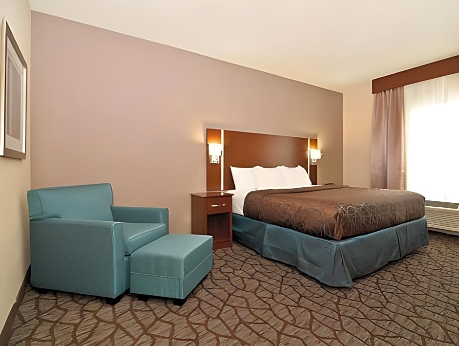 Holiday Inn Express & Suites Junction City