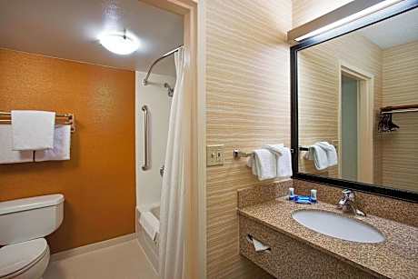 Room, 2 Double Beds (Mobility Accessible, Tub) (2 Double Beds)