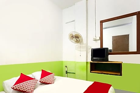 SPOT ON Room without Air Conditioning