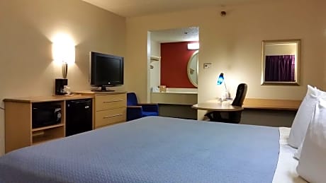King Room with Mobility/Hearing Impaired Access - Non-Smoking
