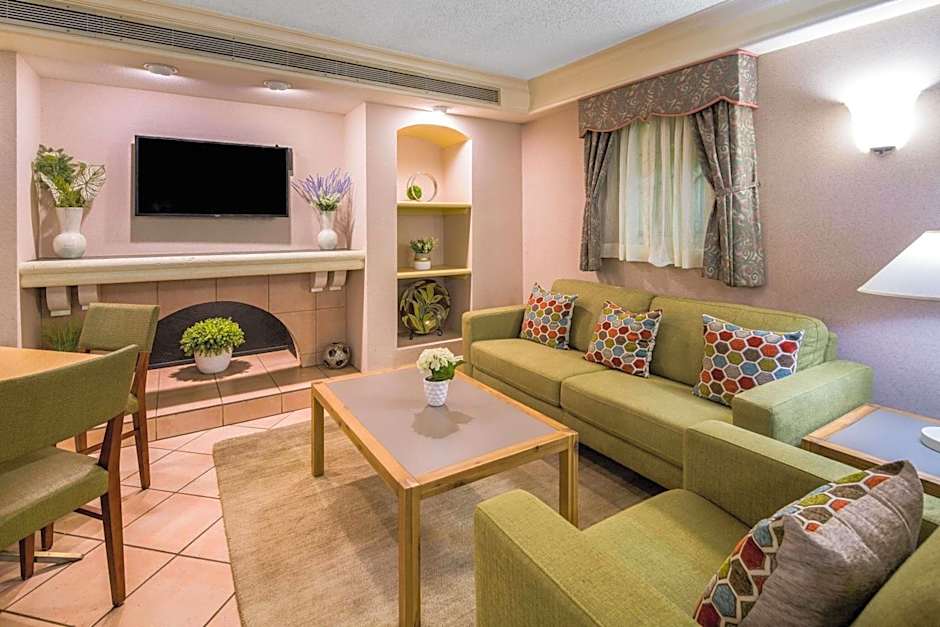 Days Inn by Wyndham San Diego Vista