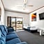 Summit Motor Lodge