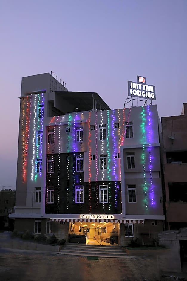 Photo 1 of 17 of Jayam Hotel